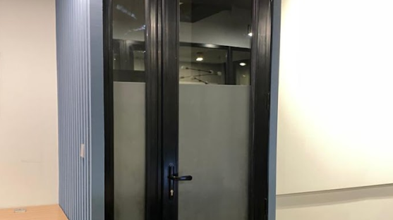 Pintu Swing